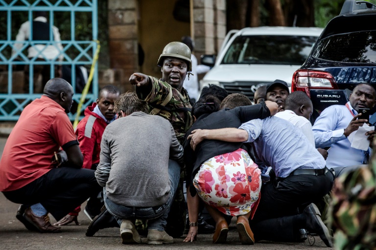 قوات الأمن الكينية تمشط موقع الاعتداء في المجمع الفندقي بنيروبي