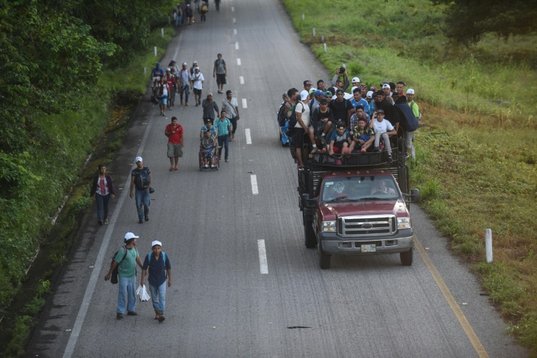 قافلة مهاجرين جديدة بدأت تتشكل في هندوراس قبل انطلاقها إلى الولايات المتحدة