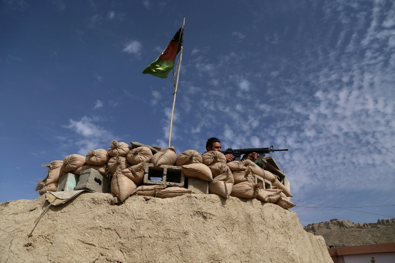 مقتل 12 شخصًا في هجوم لطالبان وسط أفغانستان