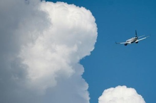 طائرة مسيّرة تعرقل الملاحة الجوية في مطار نيوآرك الأميركي