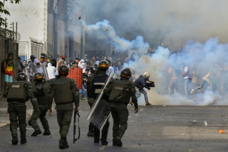 صدامات بين الشرطة ومتظاهرين معارضين في كراكاس في 23 يناير 2019