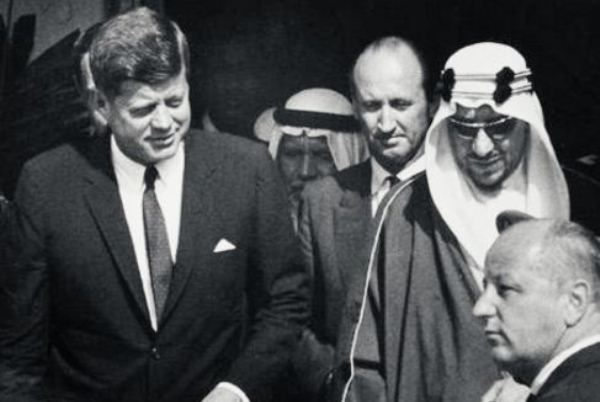 الملك سعود وكينيدي في واشنطن عام 1962