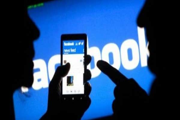 إيران أنشأت مئات صفحات فايسبوك في المغرب بهويات مزيفة