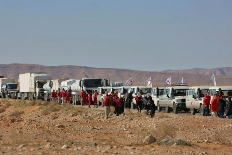 مساعدات إنسانية تصل إلى مخيم الركبان في جنوب شرق سوريا