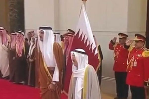 أمير الكويت الشيخ صباح الأحمد الصباح يجري مباحثات مع أمير قطر