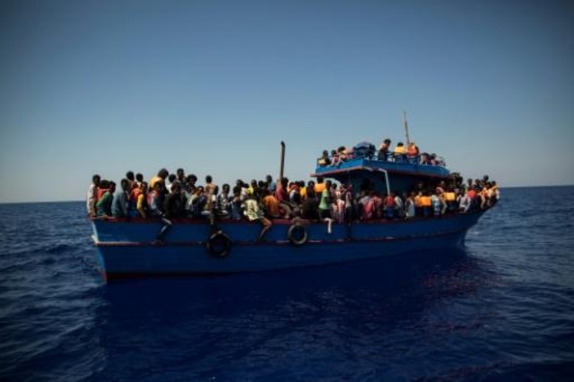 فقدان ثلاثة أطفال في غرق مركب للمهاجرين على الحدود مع تركيا