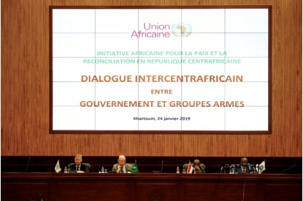 توقيع اتفاق السلام في إفريقيا الوسطى بين الحكومة ومجموعات مسلحة في الخرطوم