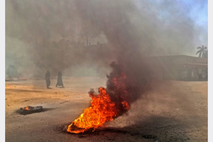 الشرطة تطلق الغاز المسيل للدموع على تظاهرات جديدة في السودان