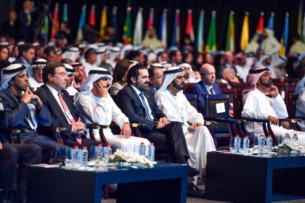 الحريري إلى جانب الشيخ محمد بن راشد خلال فعاليات القمة العالمية للحكومات