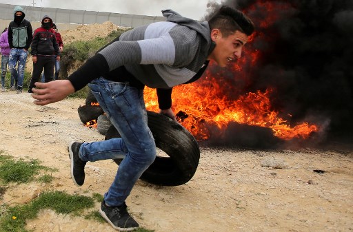 اصابة 20 فلسطينيا برصاص الجيش الاسرائيلي قرب حدود غزة