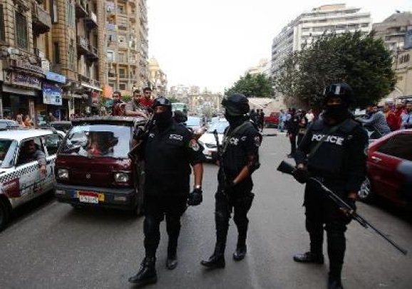 مصر: مقتل شرطيين بانفجار عبوة ناسفة في القاهرة