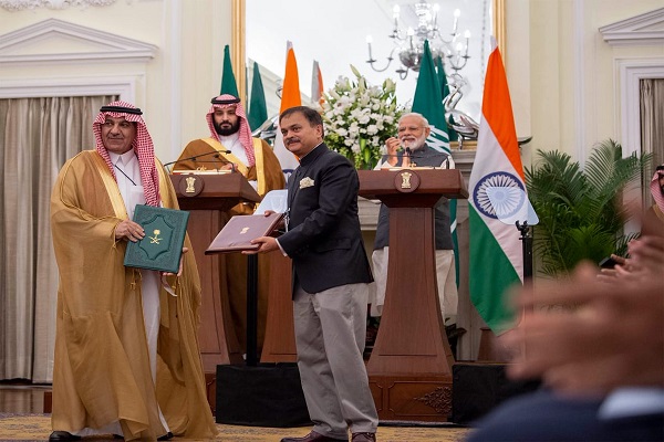 ولي العهد السعودي ورئيس وزراء الهند يشهدان توقيع اتفاقيات تعاون بين البلدين