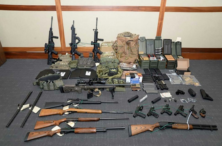 صورة وزعتها السلطات القضائية الأميركية في 20 فبراير 2019 تظهر أسلحة تم ضبطها في منزل كريستوفر بول هاسون