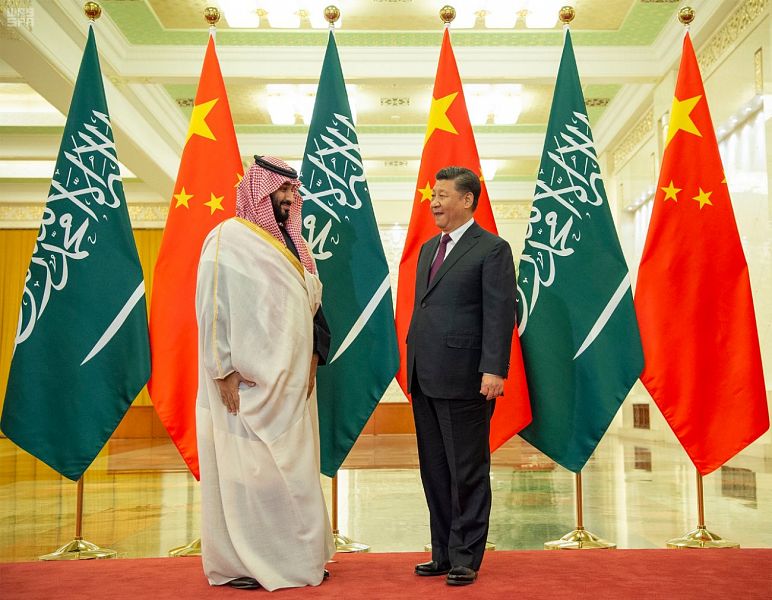 الرئيس الصيني مرحبا بولي العهد السعودي في بكين