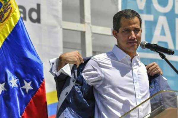 زعيم المعارضة الفنزويلية خوان غوايدو في كراكاس بتاريخ 17 فبراير 2019