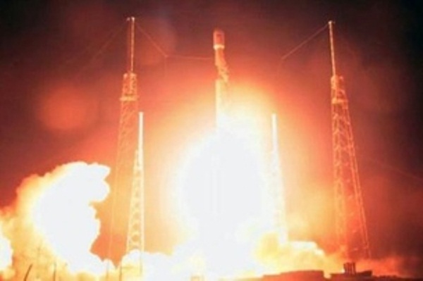 صورة عن شريط فيديو لانطلاق الصاروخ الذي يحمل المركبة الإسرائيلية 