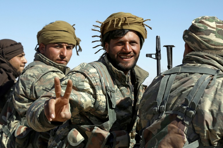 الأكراد يعلنون رغبتهم بالحوار مع تركيا والنظام السوري