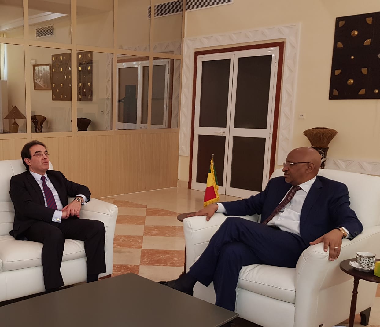 رئيس وزراء مالي يستقبل وزير الهجرة المغربي