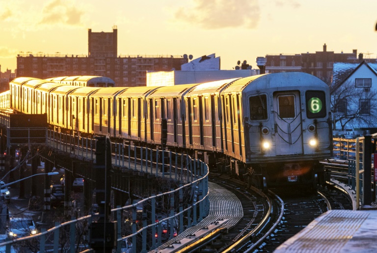 نيويورك تتجه لفرض تعرفة مرورية في مانهاتن لتمويل شبكتها للمترو