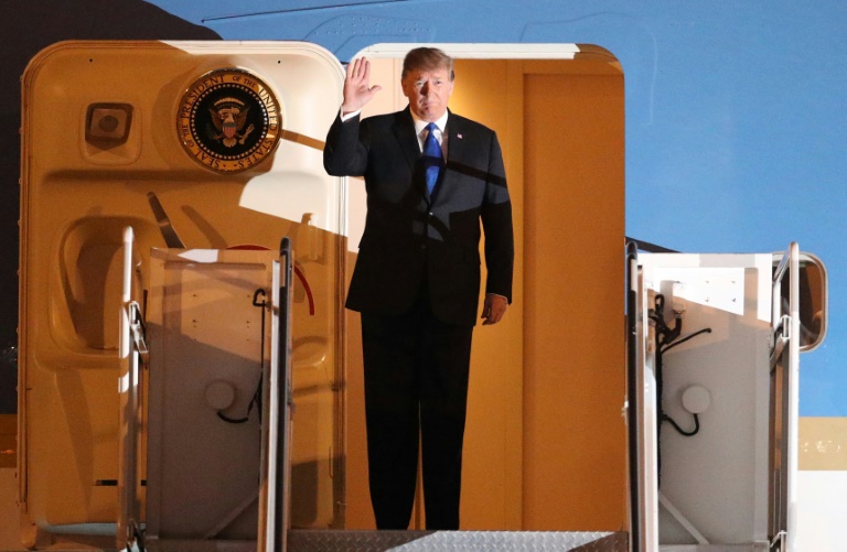 الرئيس الأميركي دونالد ترمب لدى وصوله إلى مطار نوي باي في هانوي في 26 فبراير 2019