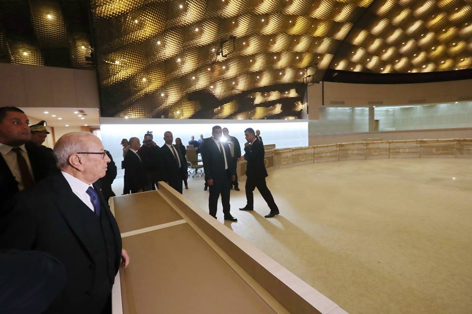 الرئيس التونسي يزور قصر المؤتمرات بالعاصمة لمواكبة الاستعدادات لعقد القمة العربية