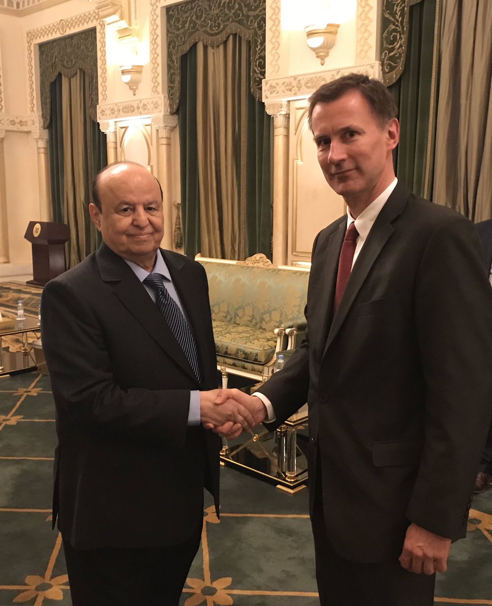 وزير خارجية بريطانيا مع الرئيس اليمني في الرياض يوم 2 مارس