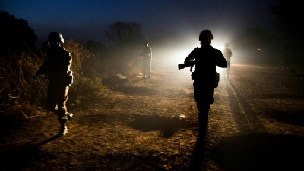 جنود إثيوبيون من قوة حفظ السلام في أبيي يقومون بدورية ليل 16 كانون الأول/ديسمبر 2016 جنود إثيوبيون من قوة حفظ السلام في أبيي يقومون بدورية ليل 16 كانون الأول/ديسمبر 2016 ا ف ب/ارشيف