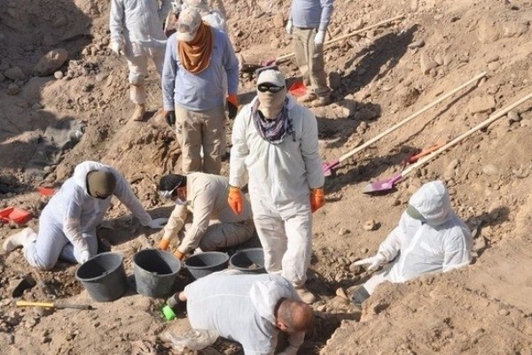 بدء عمليات فتح المقابر الجماعية للأيزيديين في شمال العراق