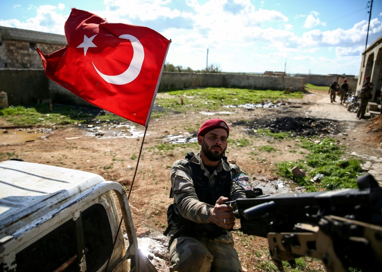 تركيا تجري محادثات مع روسيا حول دوريات مشتركة في مدينة تل رفعت السورية