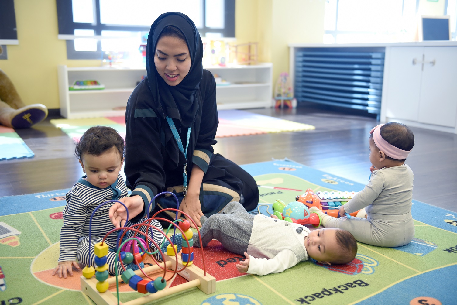 توفر حضانات أطفال في مقر العمل لعب دورًا حيويًا في زيادة إنتاجية السعوديات