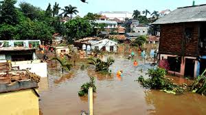 ارتفاع حصيلة ضحايا فيضانات اندونيسيا الى 77 قتيلا