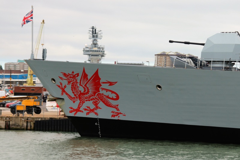 المدمرة البريطانية (HMS Dragon) في بيروت الإثنين