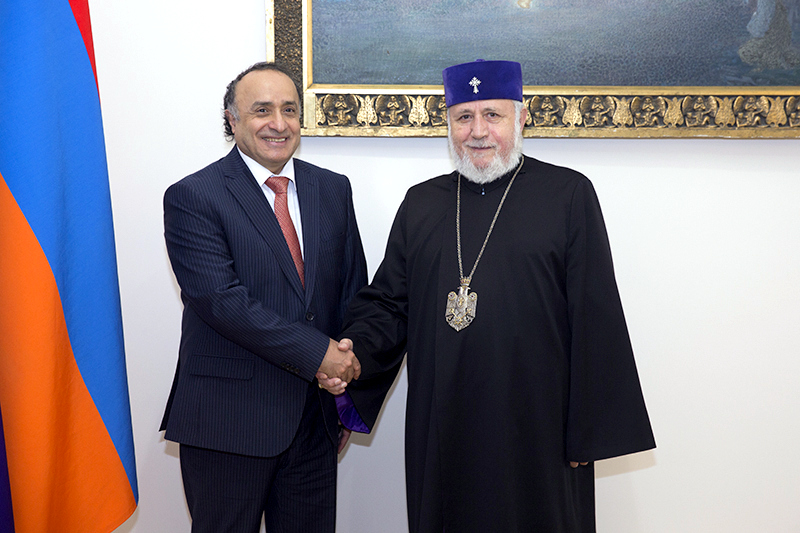 كاثوليكوس عموم الأرمن يشيد بالتسامح الديني في الإمارات