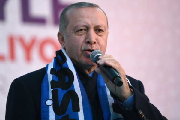 الرئيس التركي رجب طيب إردوغان خلال فعالية انتخابية