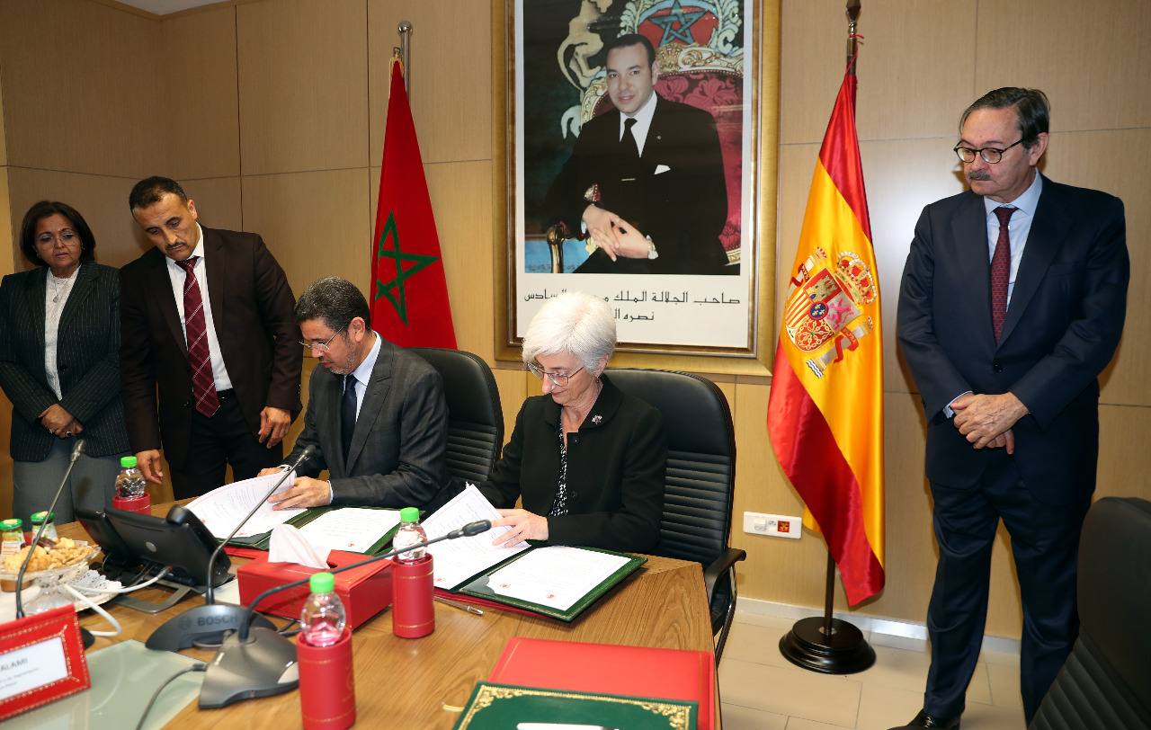 المغرب وإسبانيا يوقعان مذكرة تفاهم لتعزيز التعاون القضائي بين المملكتين