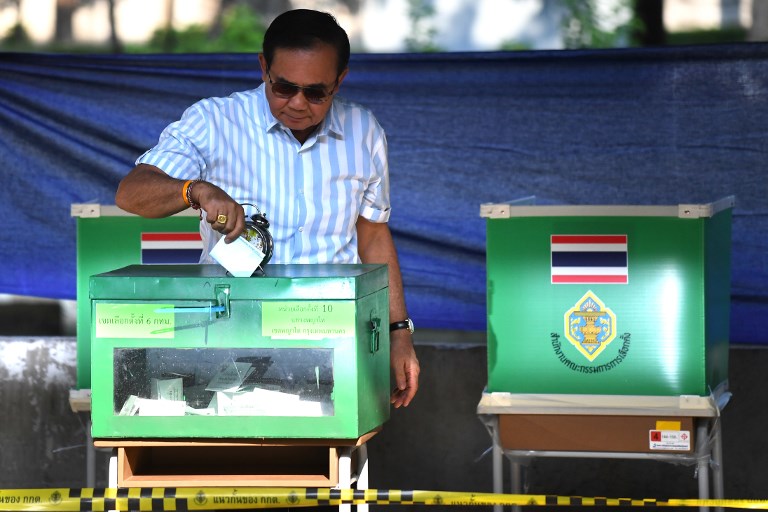 رئيس الوزراء التايلاندي يدلي بصوته صباح الأحد