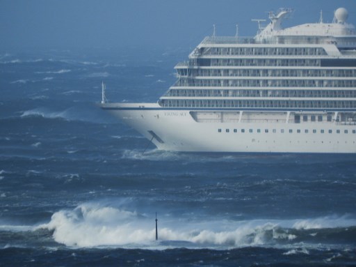 تواصل إجلاء 1300 شخص من سفينة سياحية تعطلت قبالة سواحل النروج