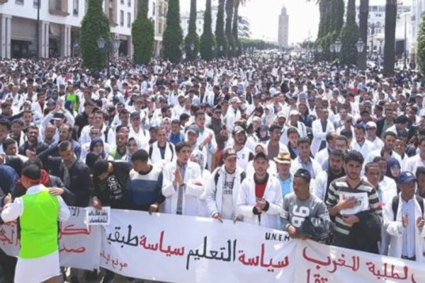 الحكومة المغربية تفشل في إقناع النقابات بتعليق إضرابها الوطني في قطاع التعليم