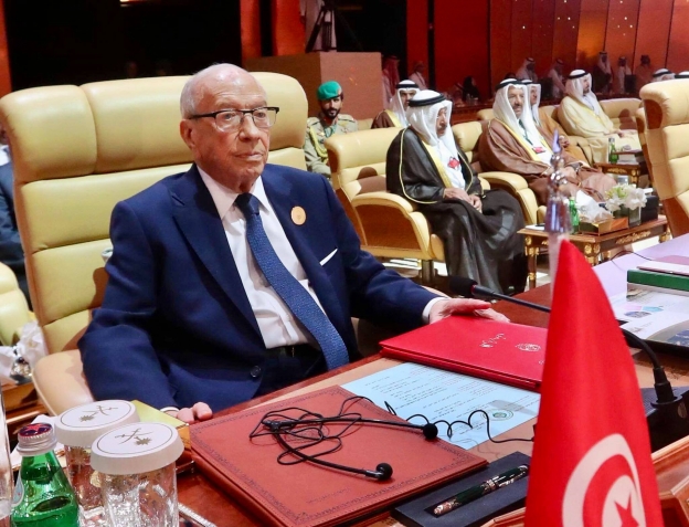 الرئيس التونسي الباجي قايد السبسي خلال مشاركته في القمة العربية 29 