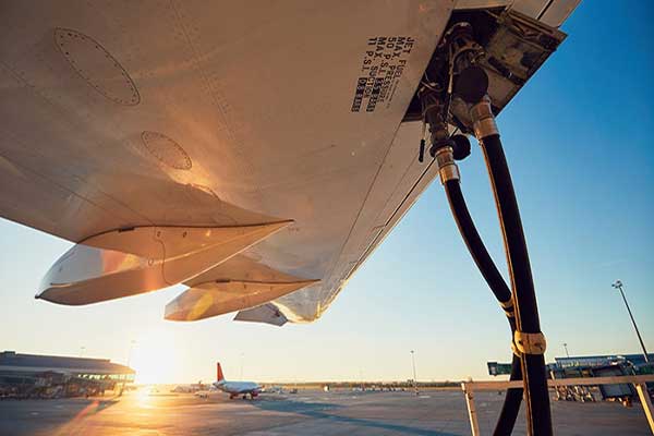 وقود بيئي للطائرات يقلل من انبعاث الكربون