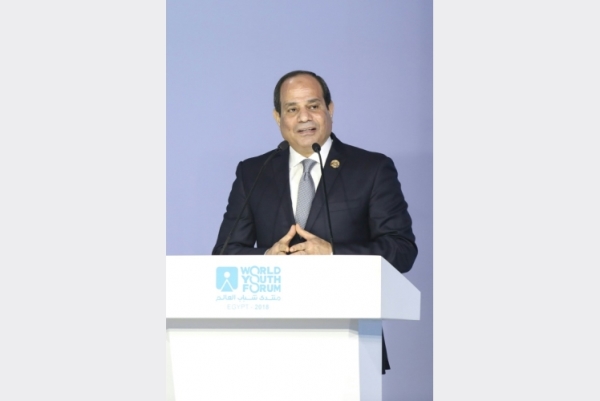 السيسي يصل تونس في أول زيارة له للمشاركة في القمة العربية