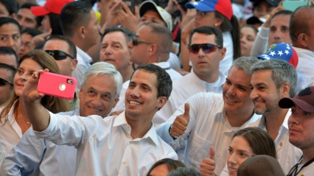 الاتحاد الأوروبي يندد برفع الحصانة عن المعارض الفنزويلي غوايدو