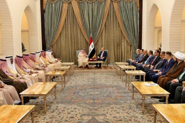 الرئيس صالح ملتقيا الوفد السعودي لاجتماع المجلس الاعلى المشترك بين البلدين