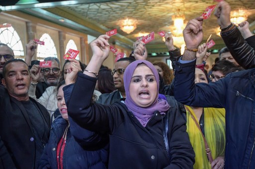 البرلمان التونسي يرفع جلسة مخصصة لسماع رئيس الحكومة إثر احتجاجات