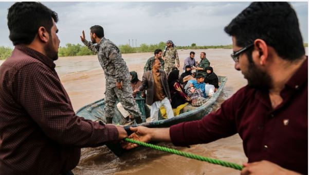 فيضانات إيران: الآلاف يفرون نحو الملاجئ خوفا من هطول أمطار جديدة