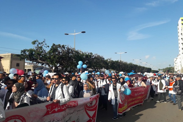 المغرب: اتفاق أولي بين وزارة التعليم والأساتذة المتعاقدين حول إنهاء الإضراب