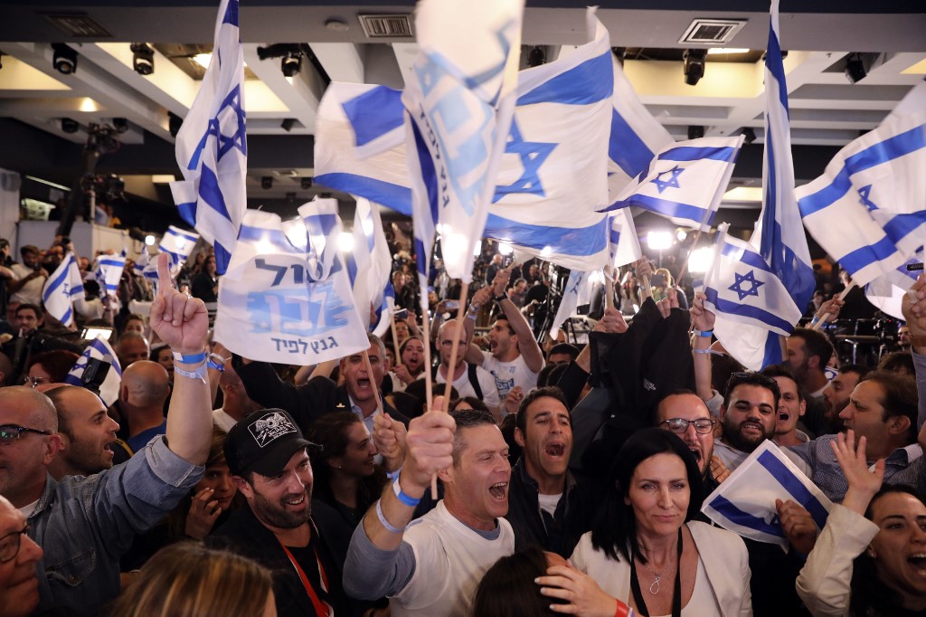 نتانياهو وغانتس يعلنان فوزهما بالانتخابات في إسرائيل