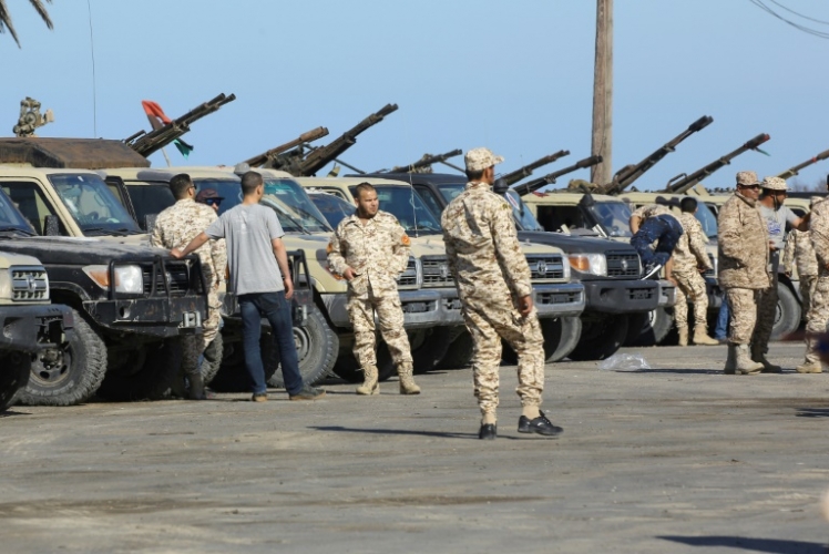 قوات موالية لحكومة الوفاق الوطني الليبية تصل تنتشر في شوارع طرابلس في السادس من أبريل 2019