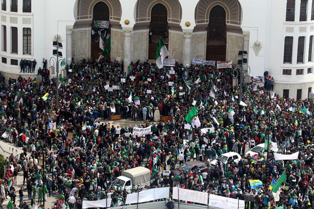 متظاهرون في قلب العاصمة يوم الجمعة