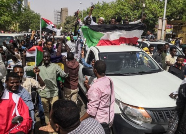 الكرملين يعرب عن أمله في عودة سريعة للهدوء في السودان